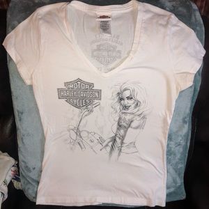 Color changing HD Vneck Tshirt like new